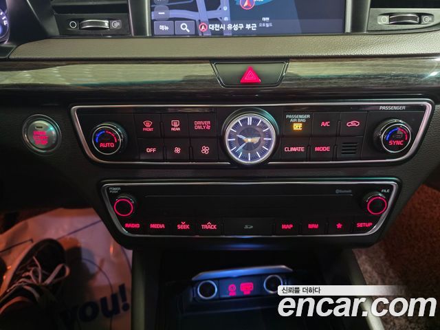 Kia K7 2017 — photo 15
