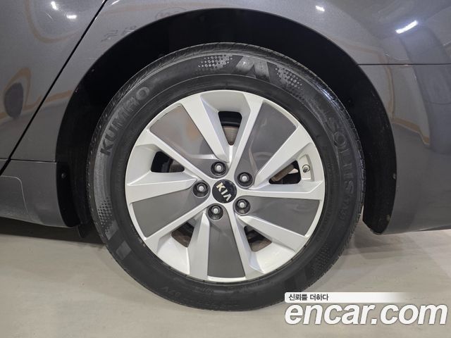 Kia K7 2017 — photo 20