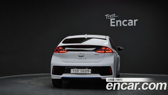 Hyundai Ioniq 2016 — photo 4