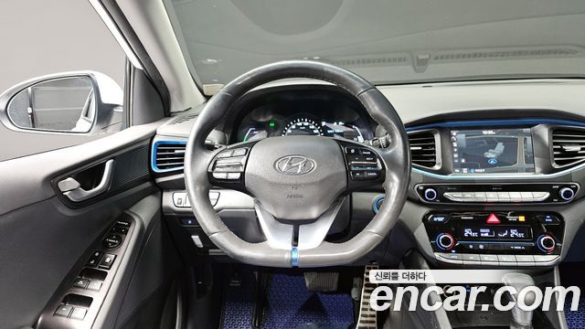 Hyundai Ioniq 2016 — photo 13