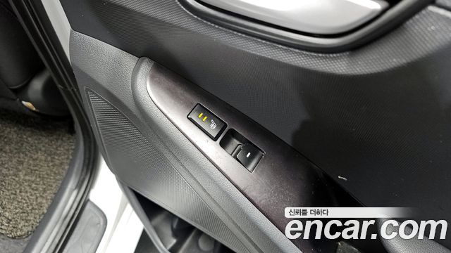 Hyundai Ioniq 2016 — photo 19