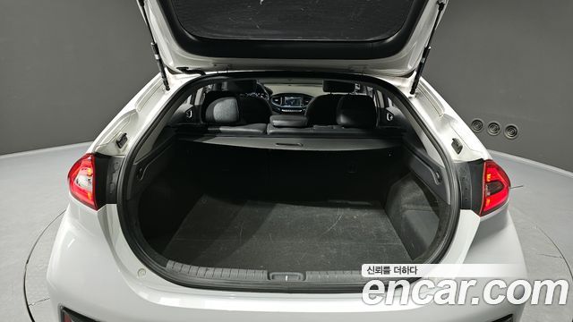 Hyundai Ioniq 2016 — photo 20