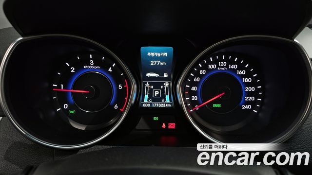 Hyundai AVANTE 2014 — photo 8