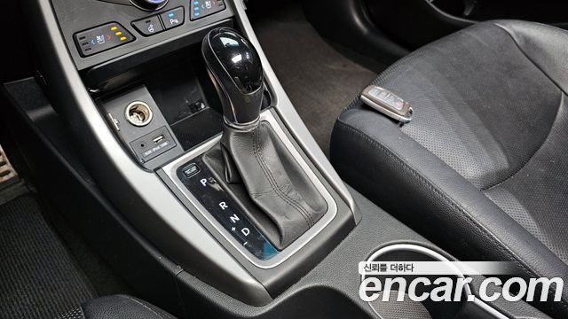 Hyundai AVANTE 2014 — photo 9