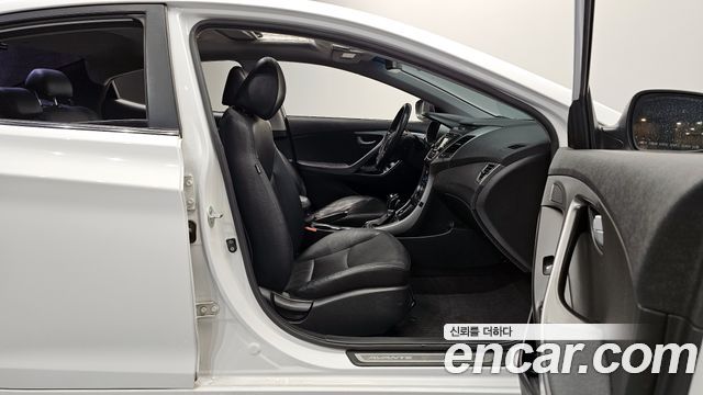 Hyundai AVANTE 2014 — photo 11