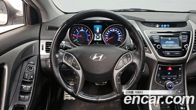 Hyundai AVANTE 2014 — photo 13