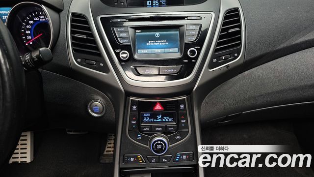 Hyundai AVANTE 2014 — photo 14