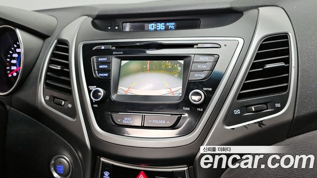 Hyundai AVANTE 2014 — photo 15