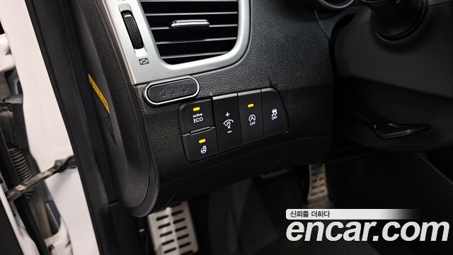 Hyundai AVANTE 2014 — photo 16