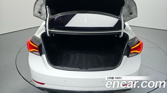 Hyundai AVANTE 2014 — photo 20
