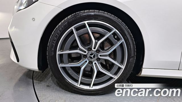 Mercedes-Benz E-Class 2021 — photo 5