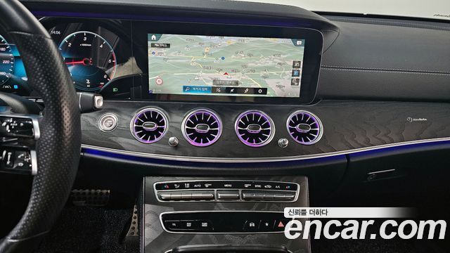 Mercedes-Benz E-Class 2021 — photo 20