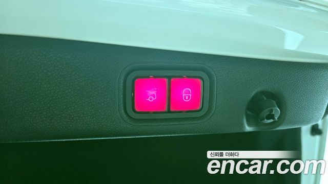 Mercedes-Benz E-Class 2021 — photo 26