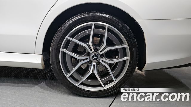 Mercedes-Benz E-Class 2021 — photo 7
