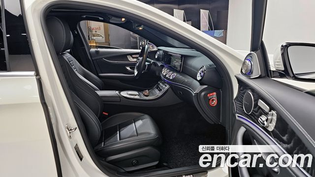 Mercedes-Benz E-Class 2021 — photo 16
