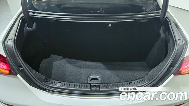 Mercedes-Benz E-Class 2021 — photo 27