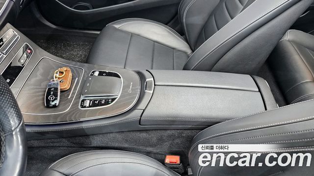 Mercedes-Benz E-Class 2021 — photo 29