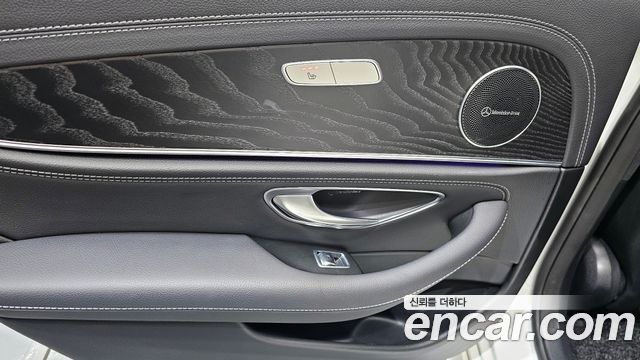 Mercedes-Benz E-Class 2021 — photo 30