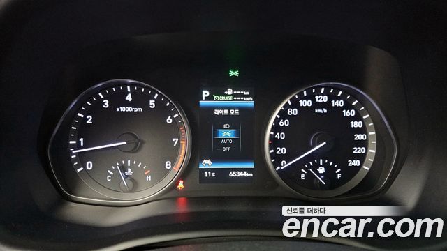 Hyundai i30 2018 — photo 11