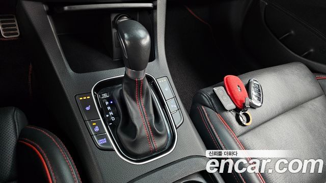 Hyundai i30 2018 — photo 12