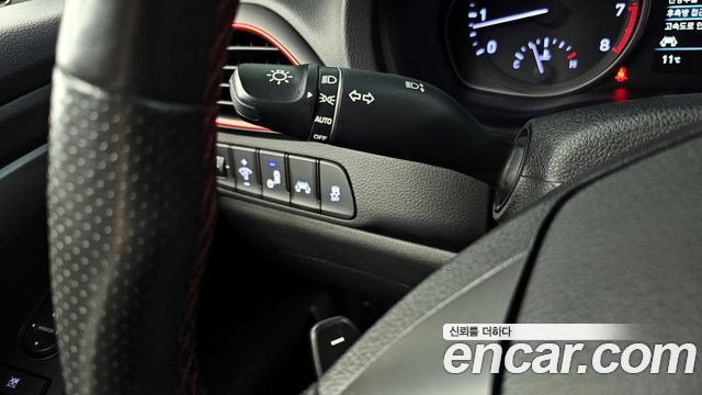 Hyundai i30 2018 — photo 21