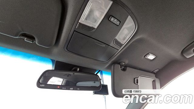 Hyundai i30 2018 — photo 24