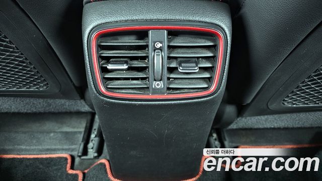 Hyundai i30 2018 — photo 25
