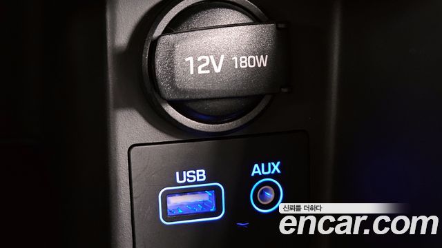 Hyundai i30 2018 — photo 29