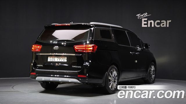 Kia Canival 2019 — photo 2