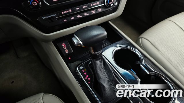 Kia Canival 2019 — photo 9