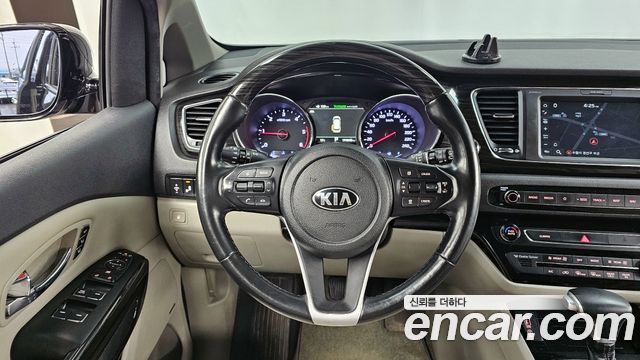 Kia Canival 2019 — photo 13