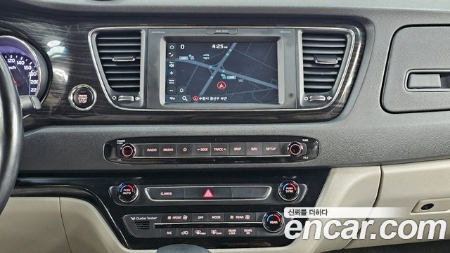 Kia Canival 2019 — photo 14