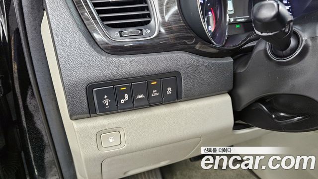 Kia Canival 2019 — photo 16