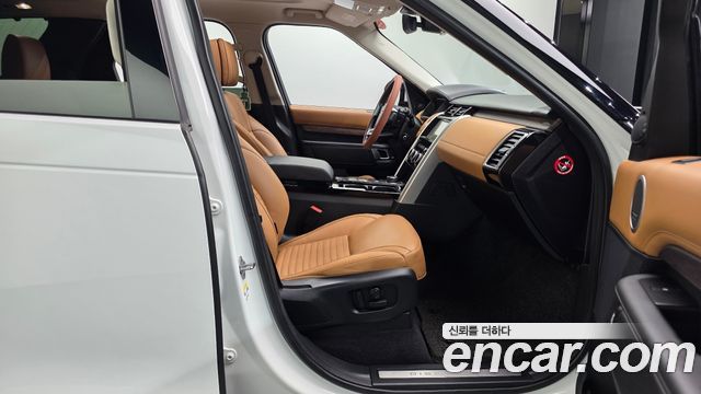 Land Rover Discovery 2020 — photo 12