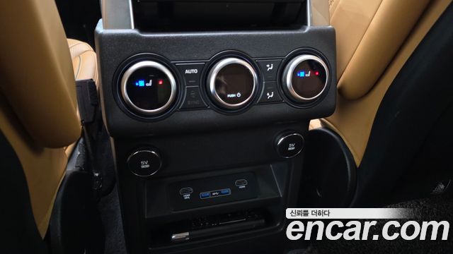 Land Rover Discovery 2020 — photo 17