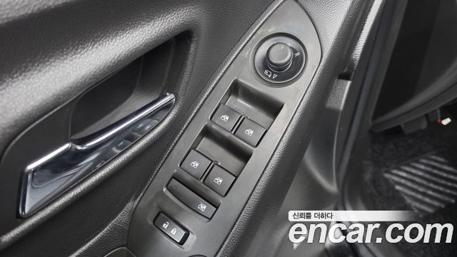 Chevrolet Korea Trax 2017 — photo 13