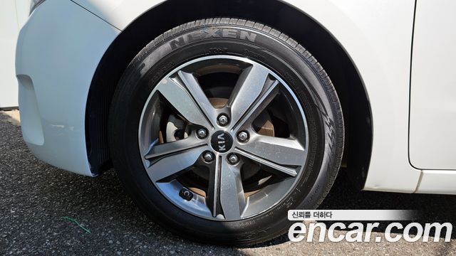 Kia K3 2016 — photo 5