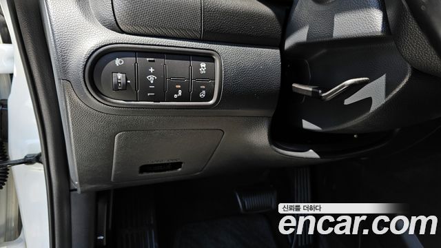 Kia K3 2016 — photo 20