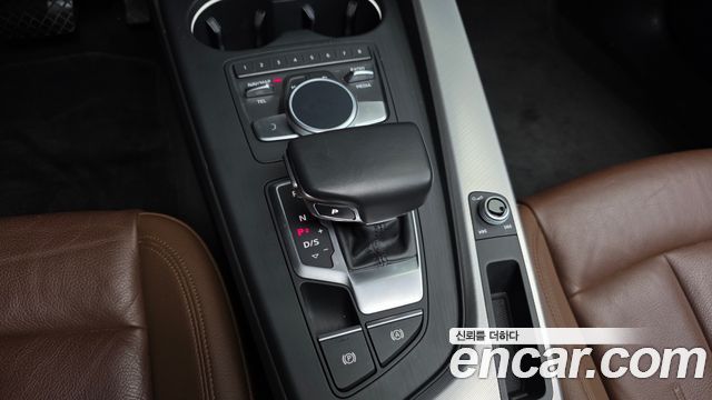 Audi A4 2018 — photo 9