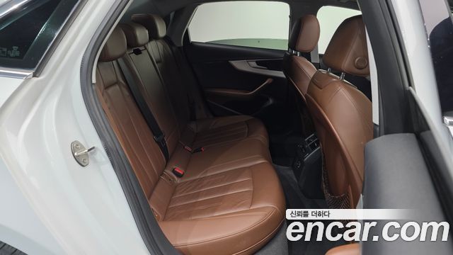 Audi A4 2018 — photo 12