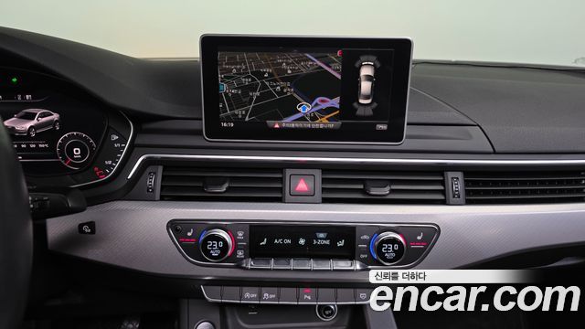 Audi A4 2018 — photo 14