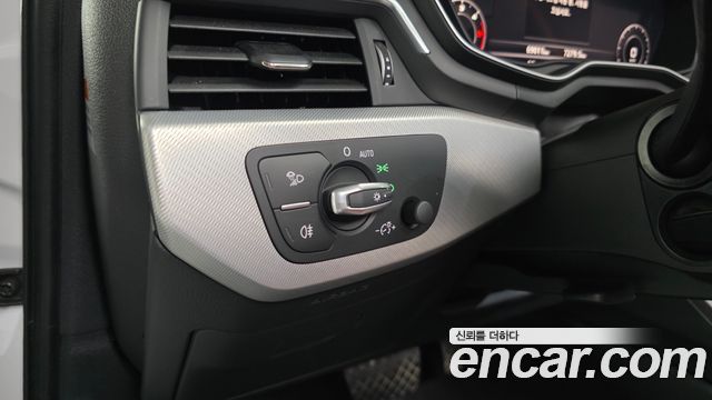 Audi A4 2018 — photo 18
