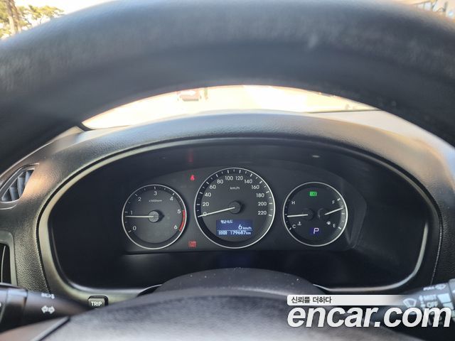 Hyundai Starex 2018 — photo 8