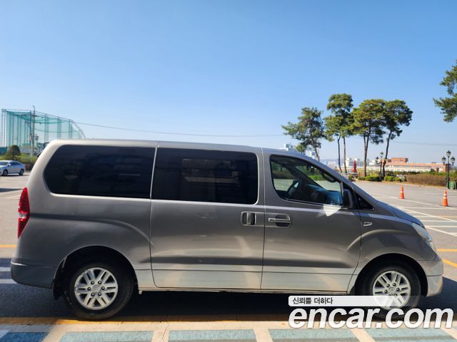 Hyundai Starex 2018 — photo 12