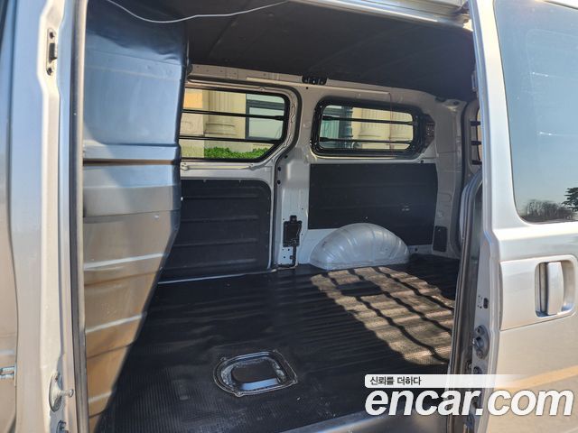 Hyundai Starex 2018 — photo 13