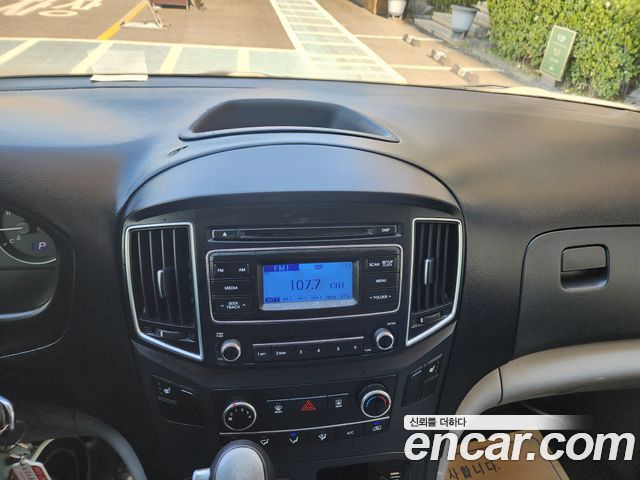 Hyundai Starex 2018 — photo 16