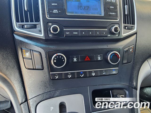 Hyundai Starex 2018 — photo 17