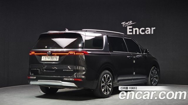 Kia Canival 2021 — photo 2