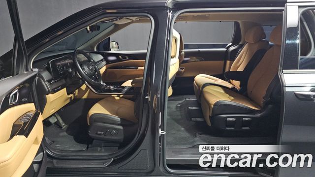 Kia Canival 2021 — photo 18