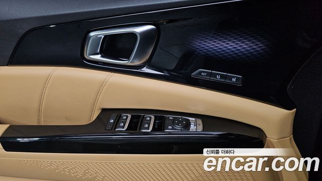 Kia Canival 2021 — photo 24